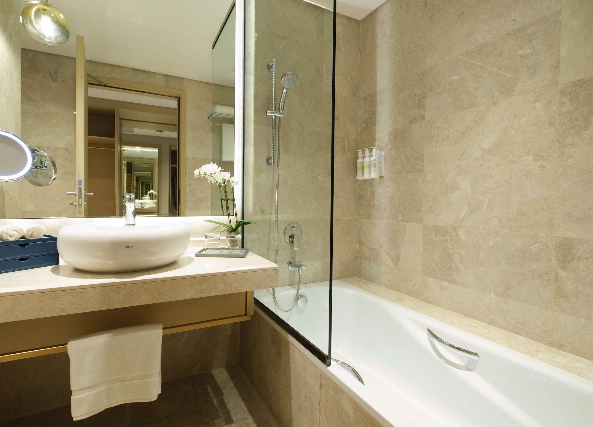 Maani Muscat Hotel & Suites Mascate Exterior foto