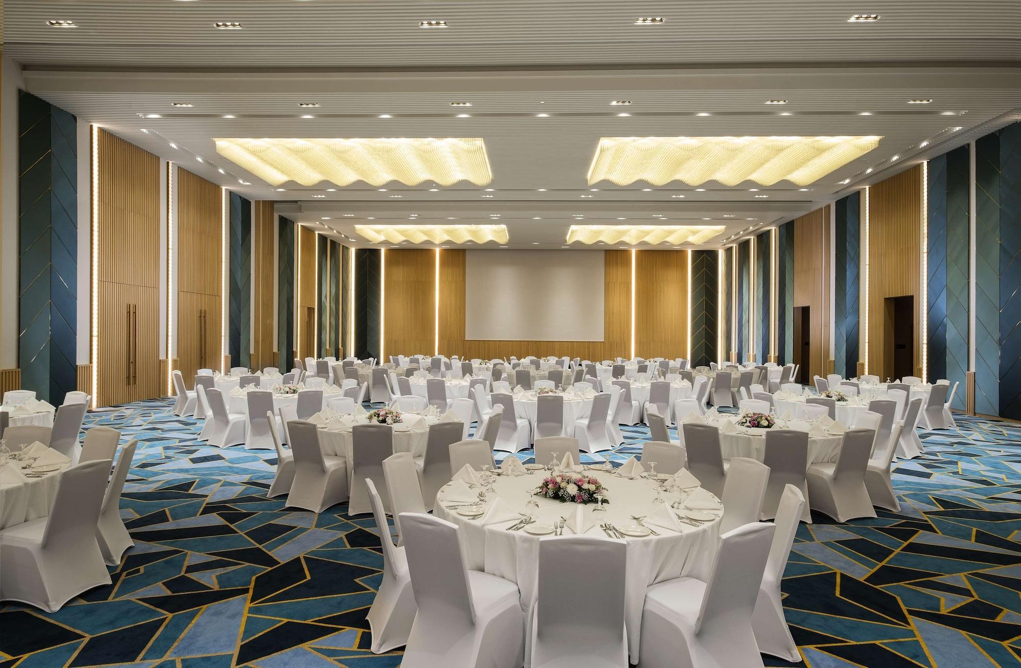 Maani Muscat Hotel & Suites Mascate Exterior foto